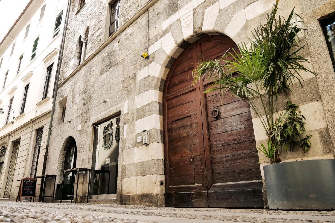 Casa Del Pittore - Elegante Appartamento Del 1200 - Centro Storico Como Kültér fotó